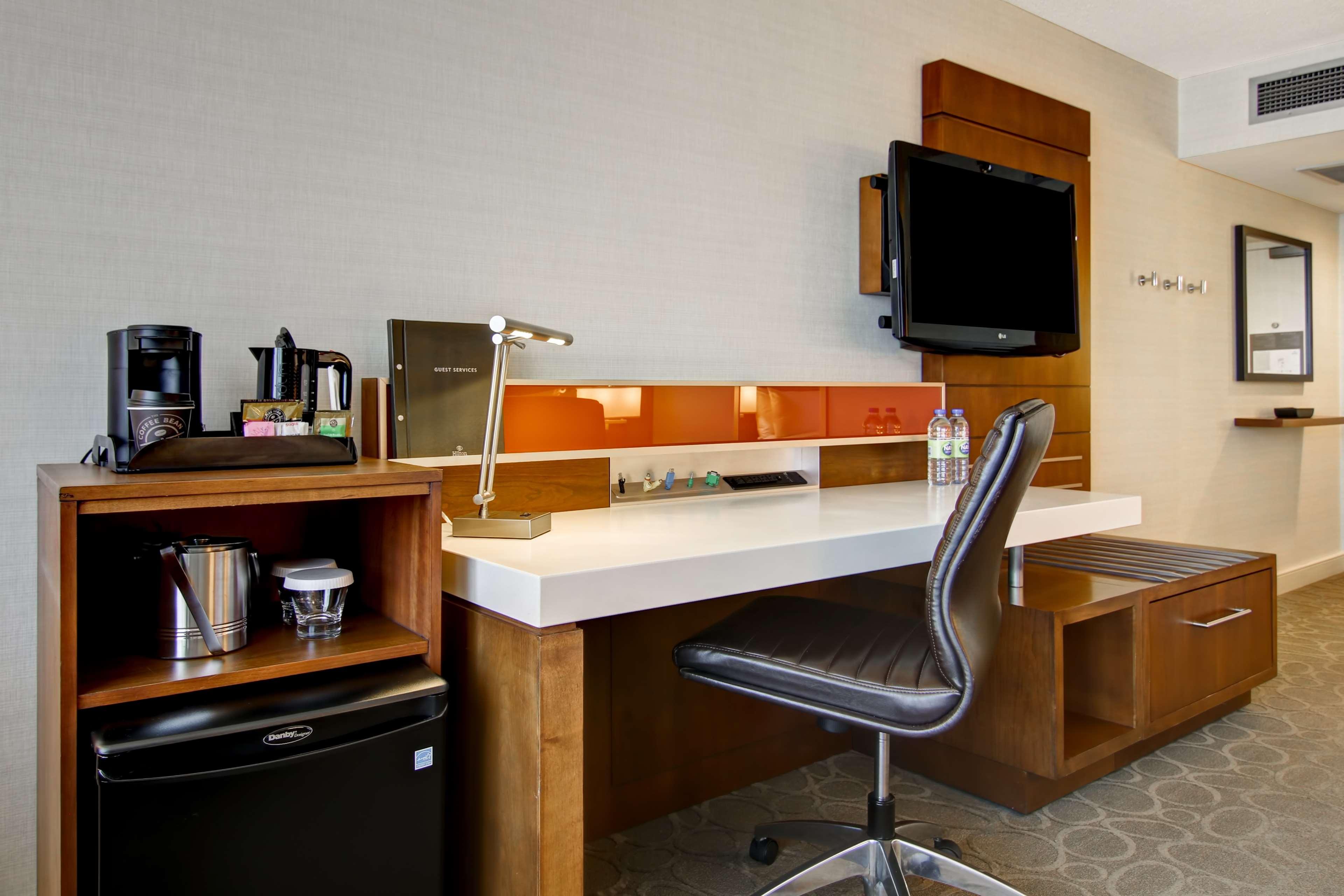 ฮิลตัน มิสซิสซอกา เมดโดว์เวล Hotel ภายนอก รูปภาพ