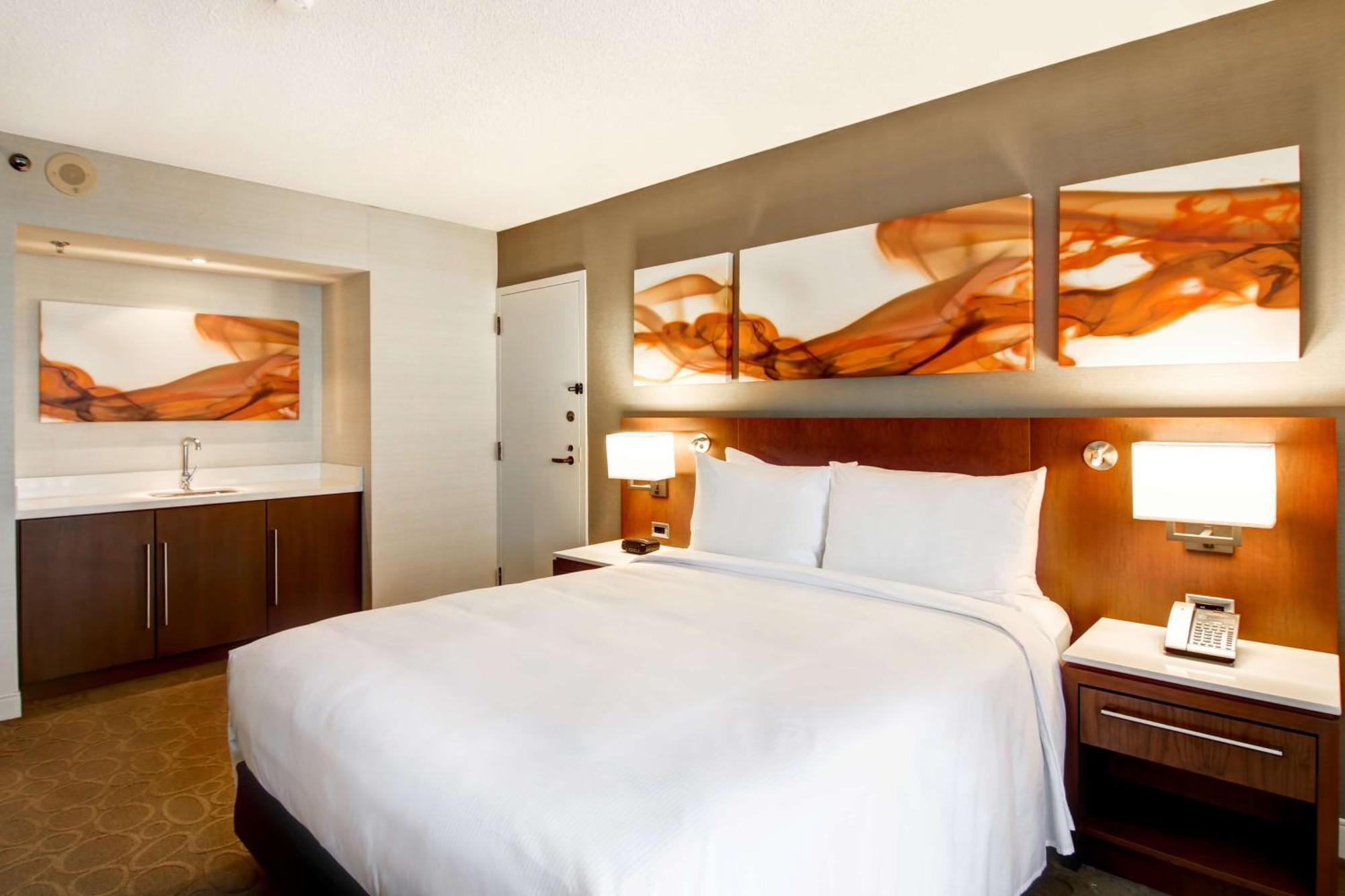 ฮิลตัน มิสซิสซอกา เมดโดว์เวล Hotel ภายนอก รูปภาพ