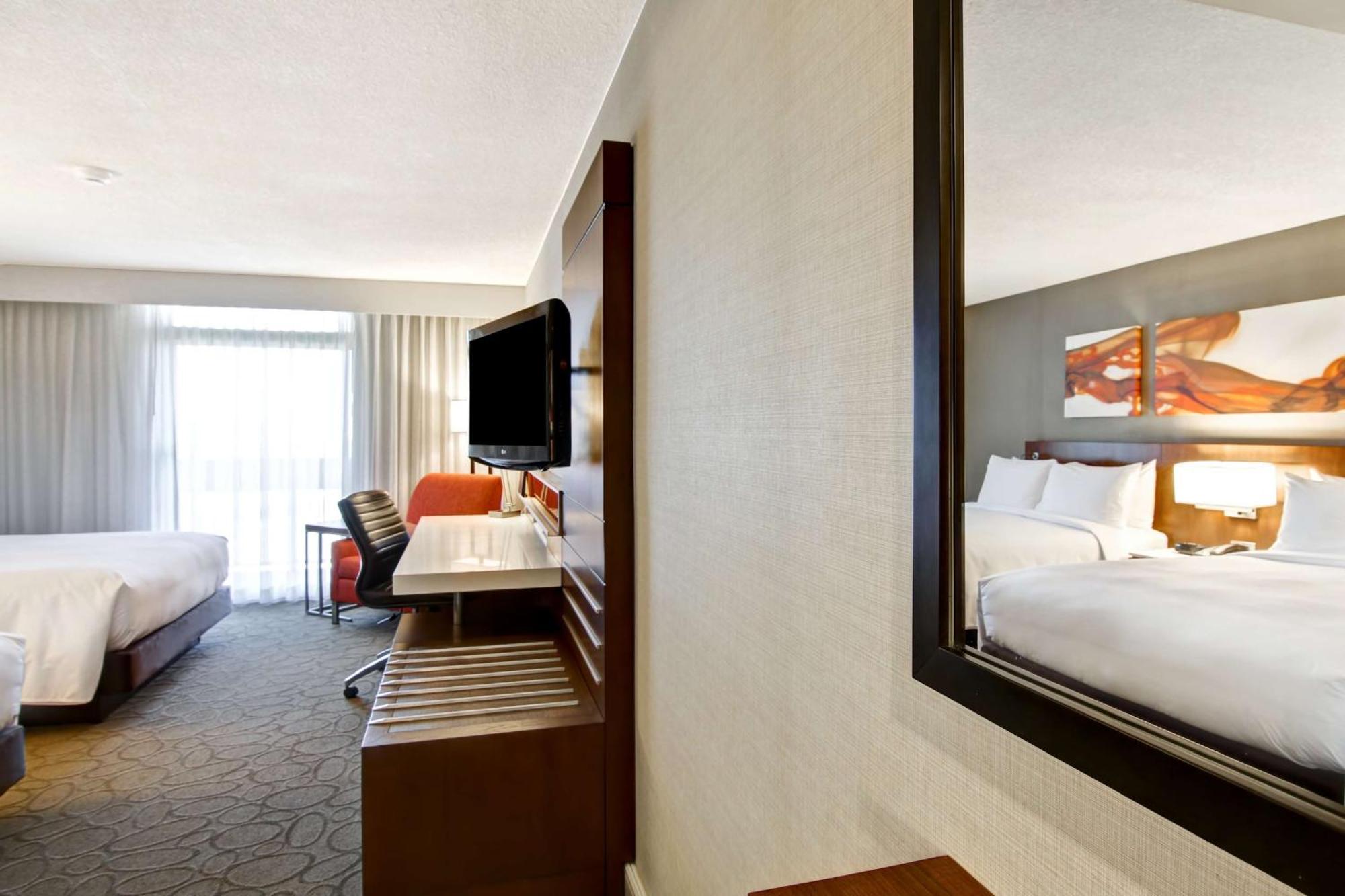 ฮิลตัน มิสซิสซอกา เมดโดว์เวล Hotel ภายนอก รูปภาพ