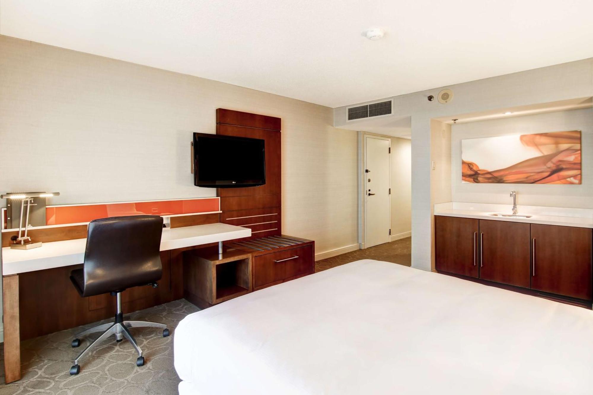 ฮิลตัน มิสซิสซอกา เมดโดว์เวล Hotel ภายนอก รูปภาพ