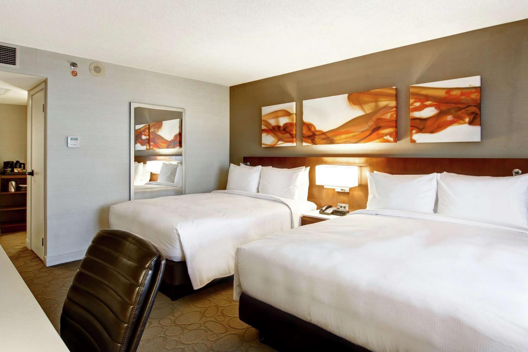 ฮิลตัน มิสซิสซอกา เมดโดว์เวล Hotel ภายนอก รูปภาพ