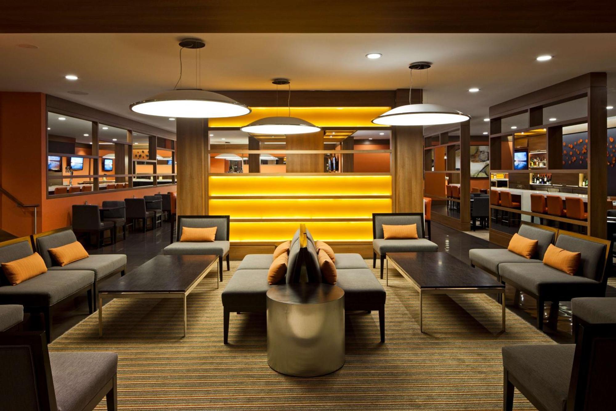ฮิลตัน มิสซิสซอกา เมดโดว์เวล Hotel ภายนอก รูปภาพ